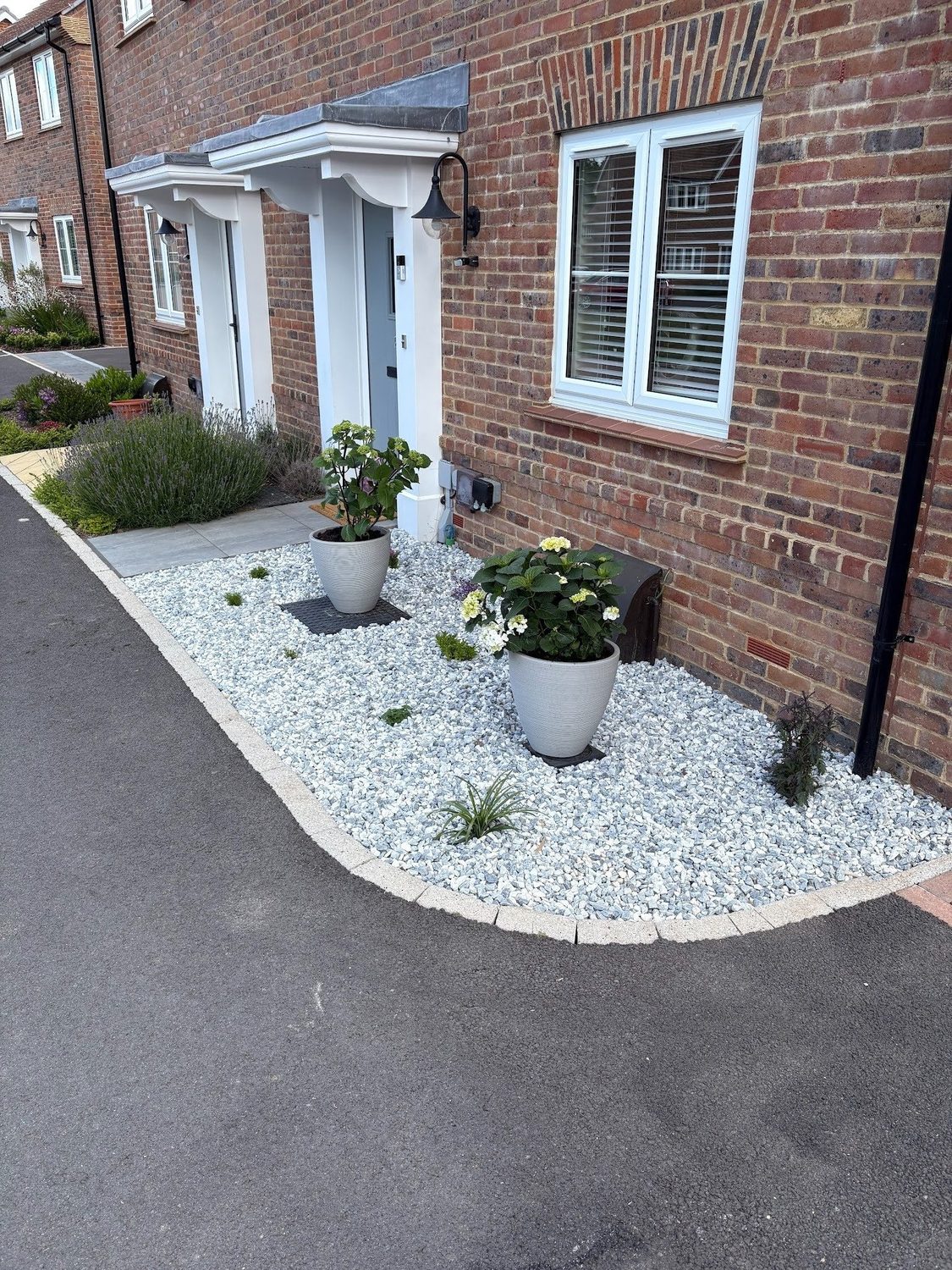 Finished front garden with silver gravel bed